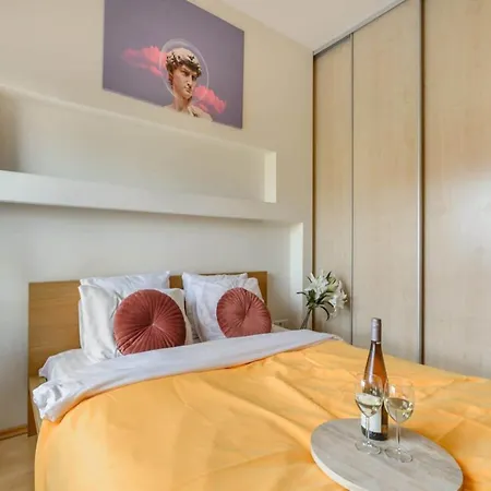 Апартаменты Charming Coastal 200m From