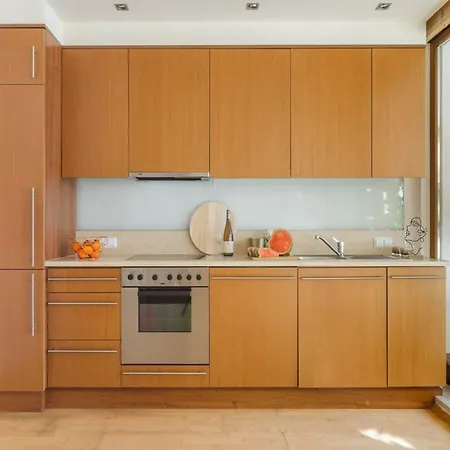 Charming Coastal 200m From Апартаменты *